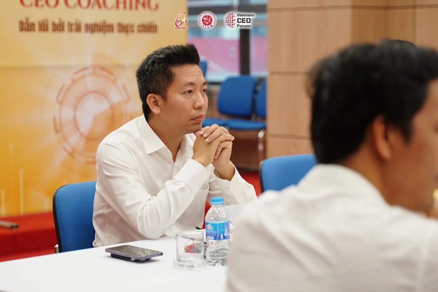 TÁI CẤU TRÚC PHẢI CÓ HAI NHỊP ĐỘ: Giữ dòng tiền cũ, mở động cơ tăng trưởng mới
