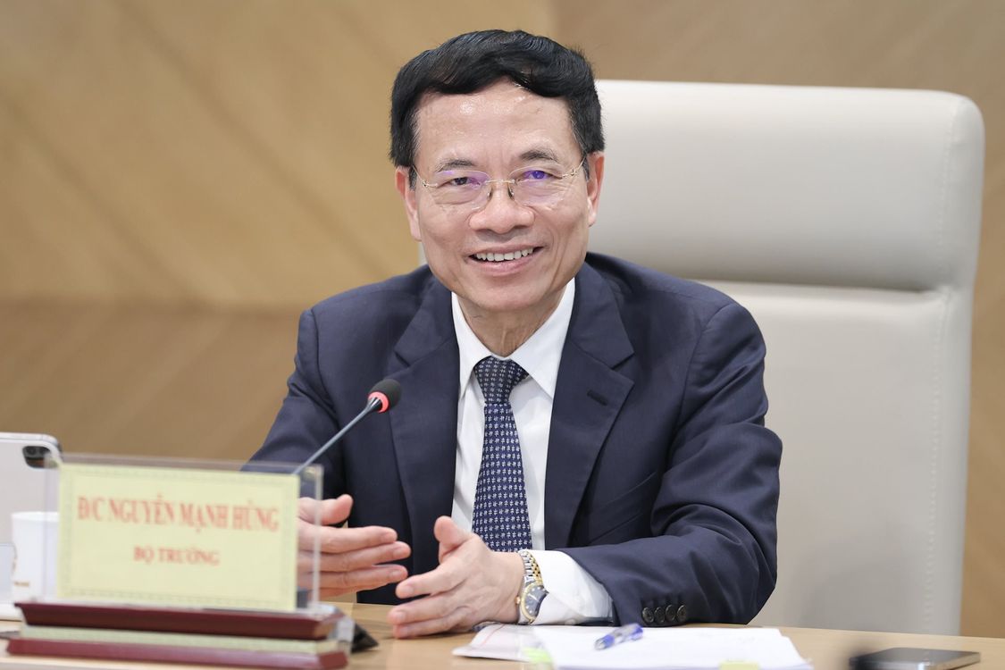 NGUYỄN MẠNH HÙNG